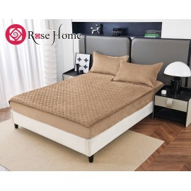 روتختی چهارفصل از جنس مخمل ابریشم کش دار تشک و ضدآب از برند رزهوم رنگ قهوه ای روشن دونفره سه تکه